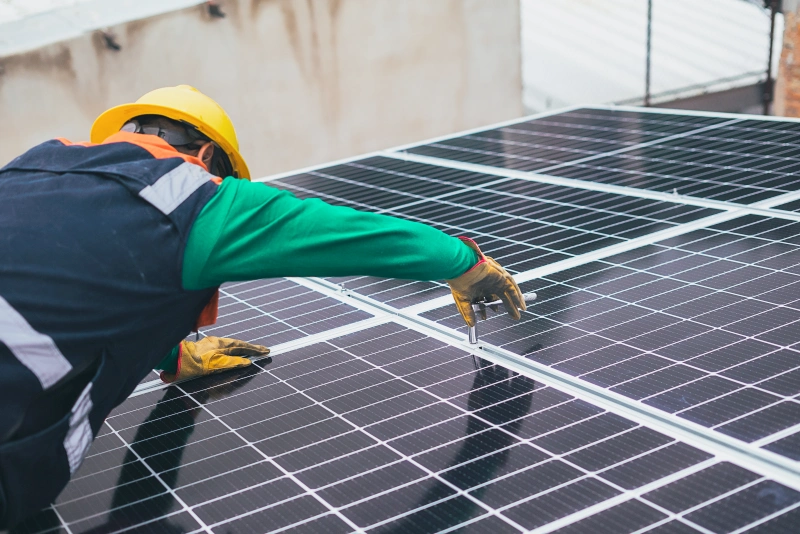 How to Mount Solar Panels on the Roof