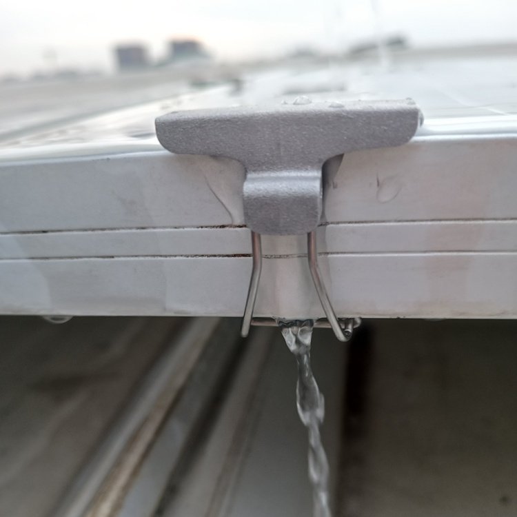 Solar Panel Water Drainage Clip
